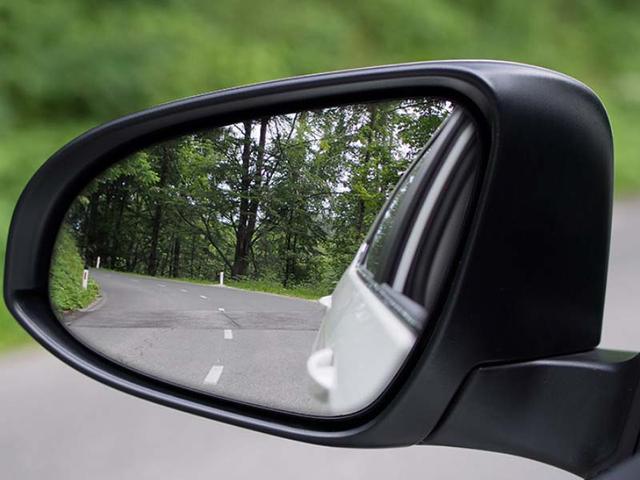 Giá gương chiếu hậu ô tô Toyota