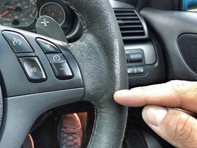 Tại sao vô lăng xe ô tô cần được bọc?