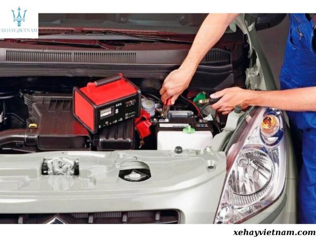 Máy sạc bình ắc quy: Lựa chọn đúng để bảo vệ ô tô của bạn