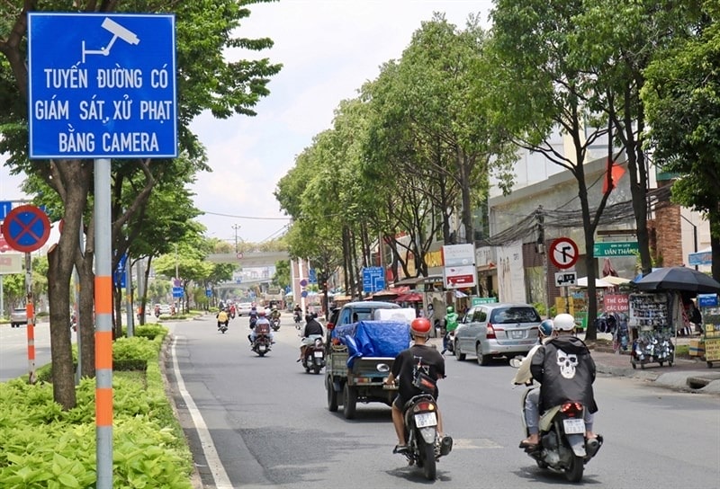 Lỗi vượt đèn đỏ xe ô tô phạt bao nhiêu tiền 2023?