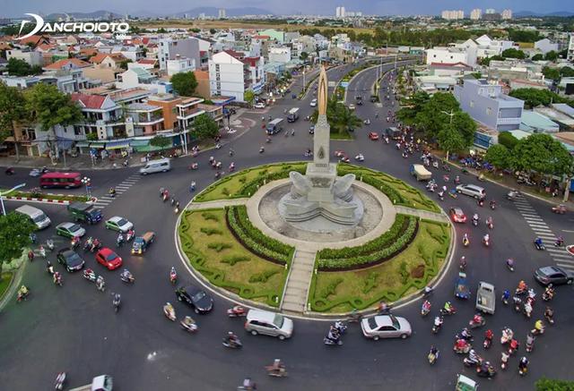 Cách khắc phục các lỗi ô tô thường gặp khi đi qua ngã tư, vòng xuyến, đường giao nhau